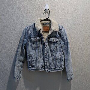 Levi's light denim sherpa trucker jean jacket - Size Small